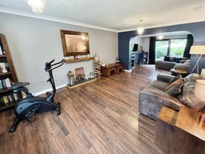 Lounge- click for photo gallery